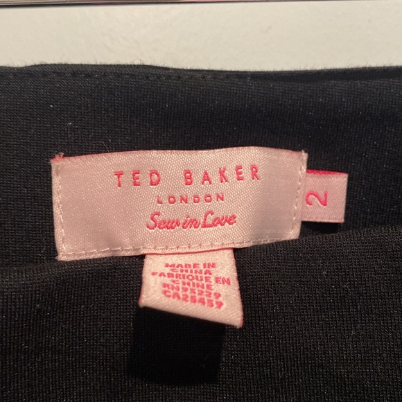 Ted Baker sequins skinny pants in size 2 but US 4 to 6. Excellent condition. - Picture 2 of 5